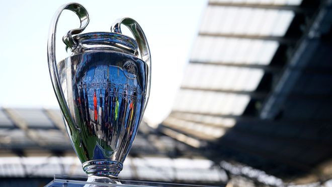 的球迷被公 的球迷被公